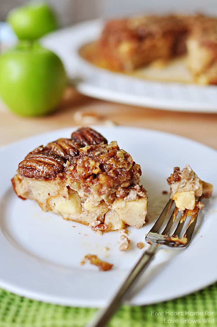 This Apple Praline Baked French Toast turns regular french toast into something decadent and absolutely delicious!