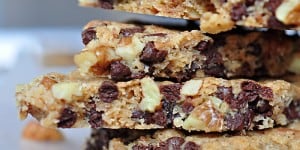 Chocolate Chip Cookie Brittle with Pecans and Coconut ~ crunchy like brittle but with the flavor of a chocolate chip cookie | {Five Heart Home}