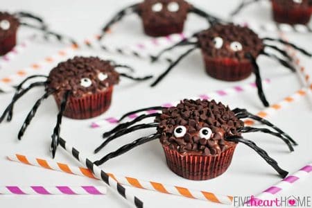 Spider Cupcakes ~ Easy & Cute Halloween Cupcakes • FIVEheartHOME