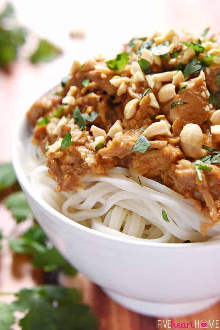 https://www.fivehearthome.com/wp-content/uploads/2015/05/Slow-Cooker-Pad-Thai-Chicken-with-Peanut-Sauce-Crock-Pot-Recipe-by-Five-Heart-Home_700pxBowl.jpg