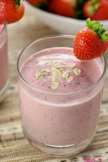 Strawberry Shortcake Smoothie {Healthy Oat Smoothie} • FIVEheartHOME