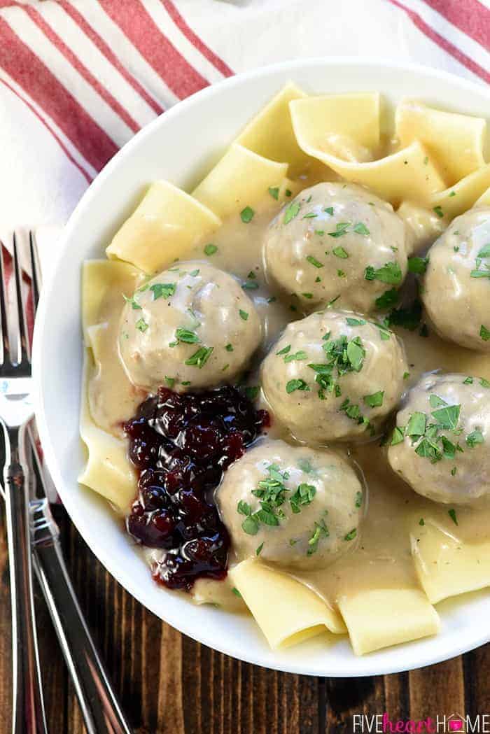 Swedish Meatballs- Easy recipe & perfect for family dinner!