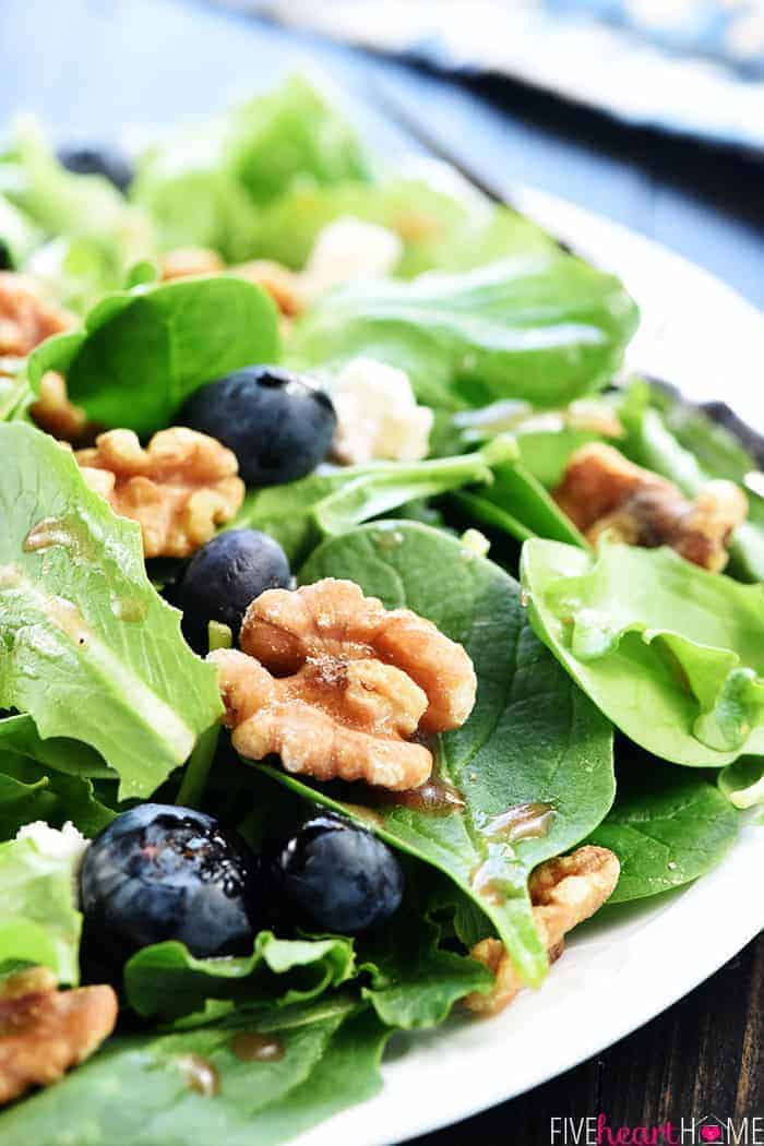 https://www.fivehearthome.com/wp-content/uploads/2018/02/Brain-Healthy-Salad-Recipe-MIND-Diet-Leafy-Greens-Blueberries-Walnuts-Olive-Oil-by-Five-Heart-Home_700pxZoom.jpg