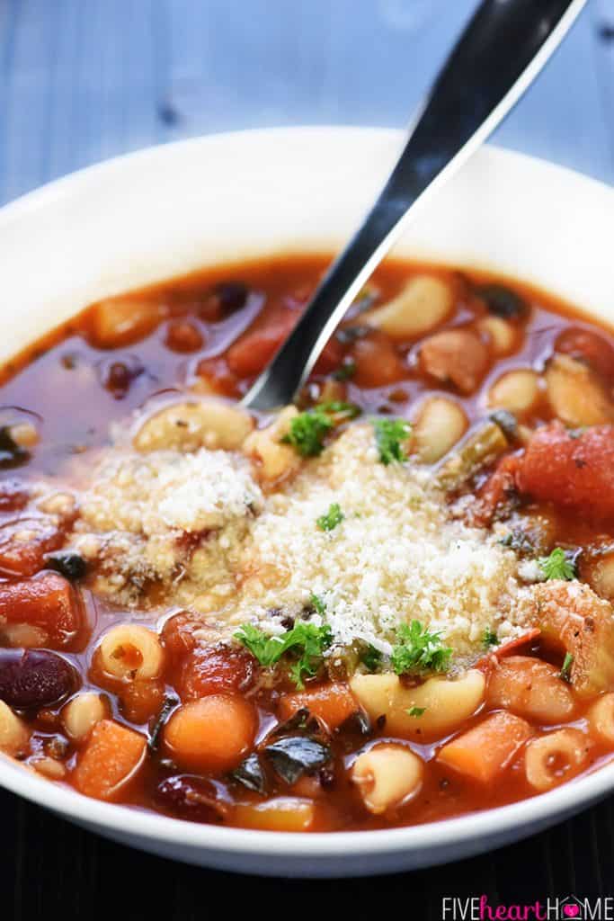 THE BEST Easy Minestrone Soup • FIVEheartHOME