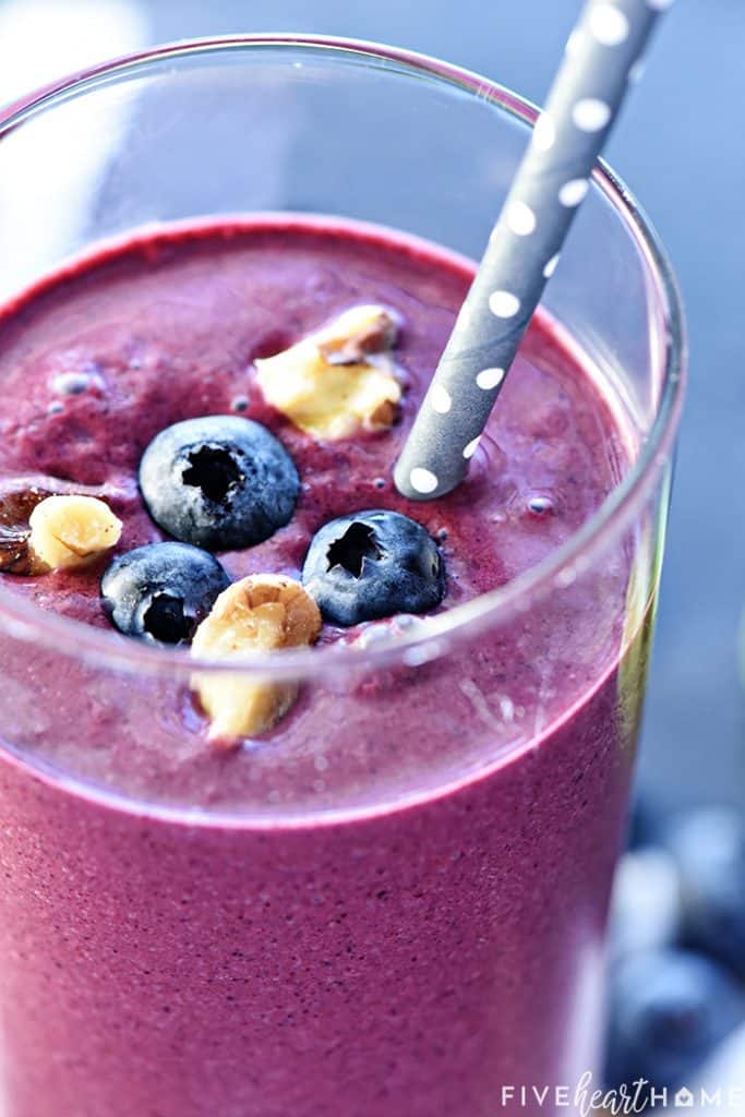 Blueberry Smoothie w/ Spinach & Nuts {Brain Healthy!} • FIVEheartHOME