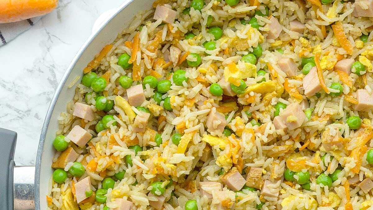 EASY 20-Minute Fried Rice Recipe - I Heart Naptime