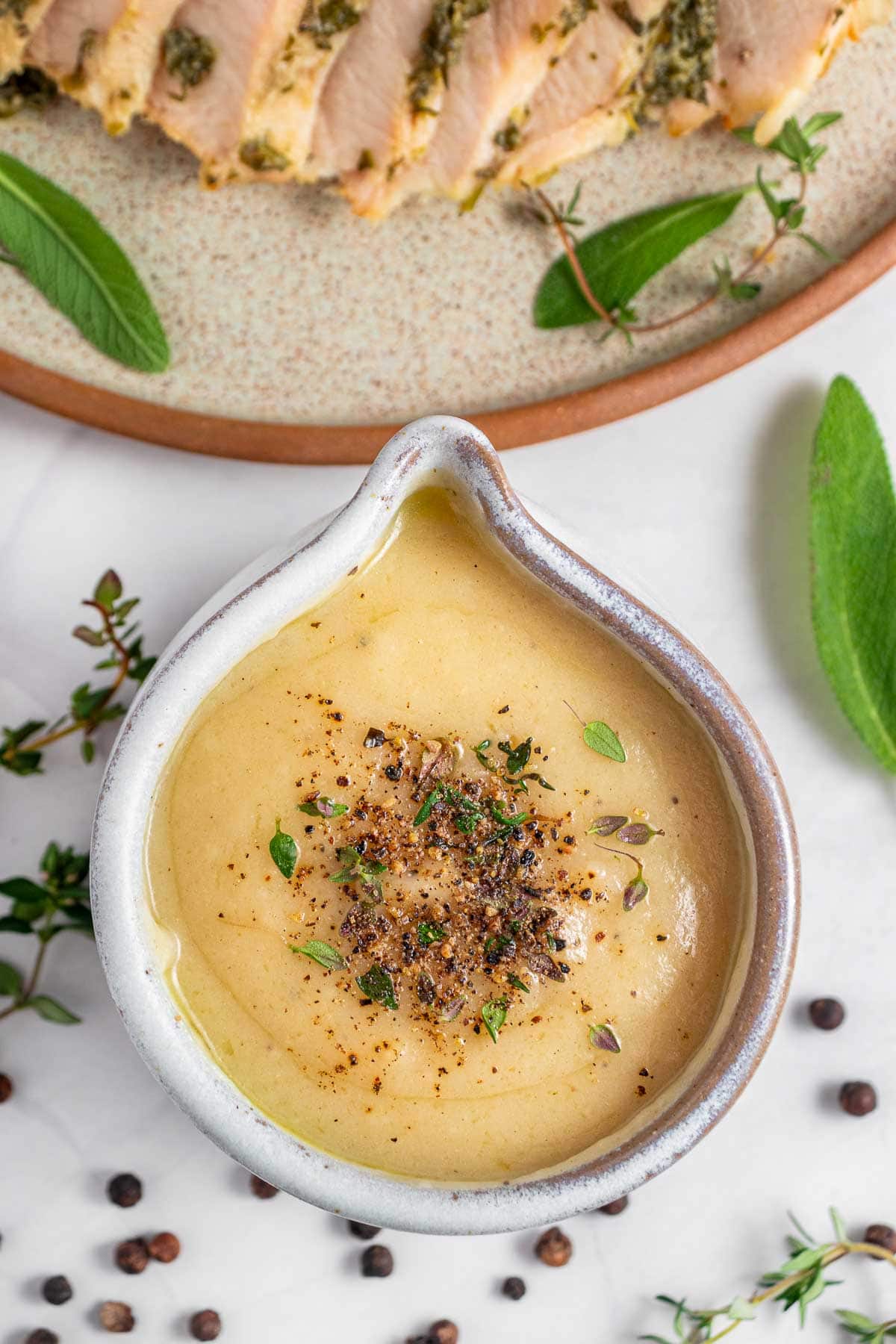 Aerial view of the best turkey gravy.